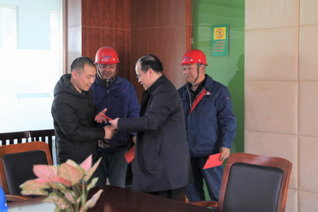 集團黨委開展走訪慰問活動 集團黨委開展走訪慰問活動