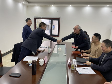 集團黨委開展走訪慰問活動 集團黨委開展走訪慰問活動