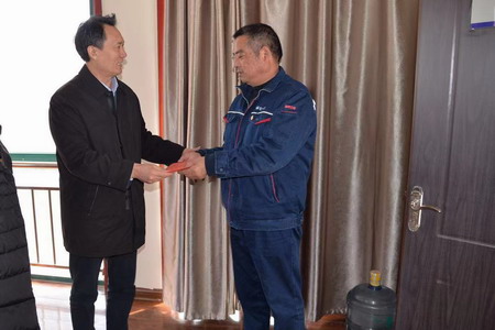 集團黨委開展走訪慰問活動 集團黨委開展走訪慰問活動