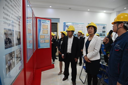 蘇鹽集團(tuán)工會召開四屆一次全委(擴(kuò)大)會議 蘇鹽集團(tuán)工會召開四屆一次全委(擴(kuò)大)會議