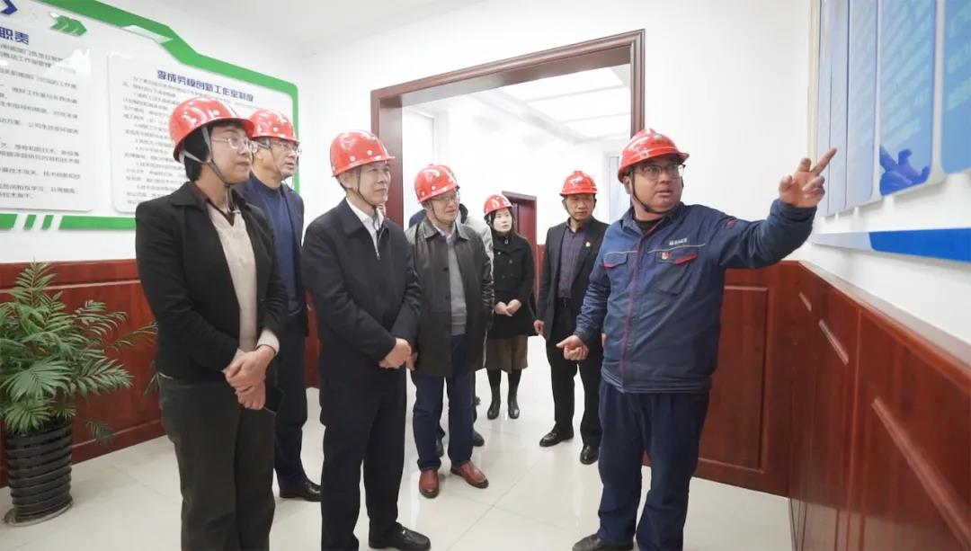 省國(guó)資委黨委黨史學(xué)習(xí)教育第三指導(dǎo)組蒞臨蘇鹽集團(tuán)調(diào)研指導(dǎo)工作 省國(guó)資委黨委黨史學(xué)習(xí)教育第三指導(dǎo)組蒞臨蘇鹽集團(tuán)調(diào)研指導(dǎo)工作